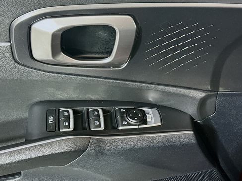 Used 2023 Kia Sorento LX FWD image 14