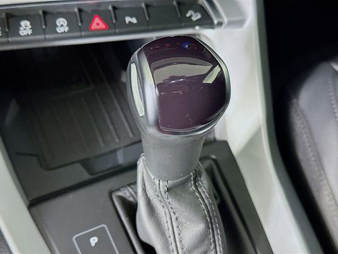 Used 2024 Audi Q3 2.0T Premium image 24