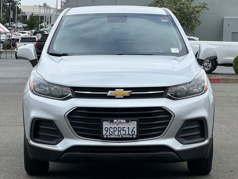 Used 2022 Chevrolet Trax LS w/ Tint and Cruise Package FWD image 10