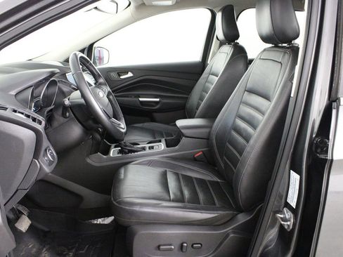 Used 2019 Ford Escape Titanium image 10