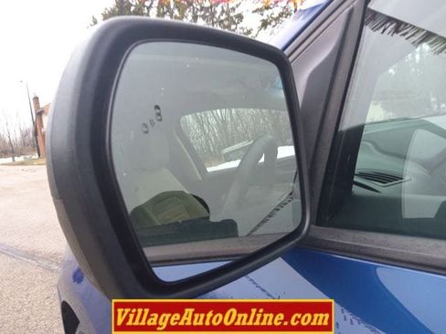 Used 2020 Ford Edge SE image 11