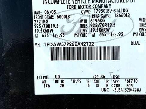 Used 2006 Ford F550 4x4 Crew Cab Super Duty image 26