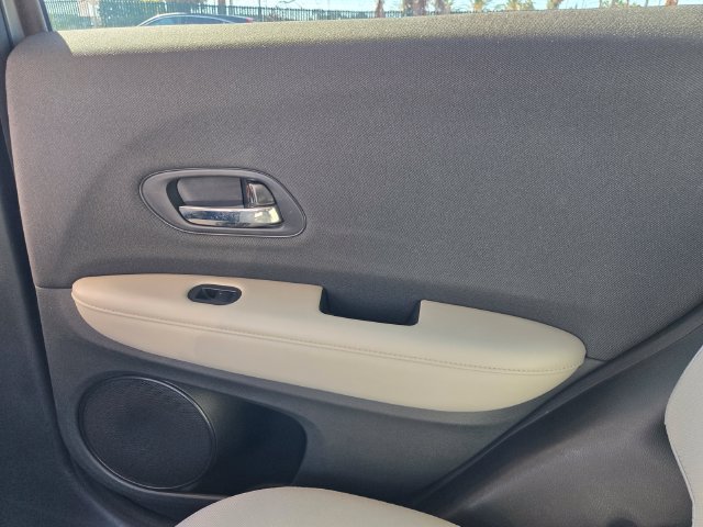 Used 2021 Honda HR-V LX image 11
