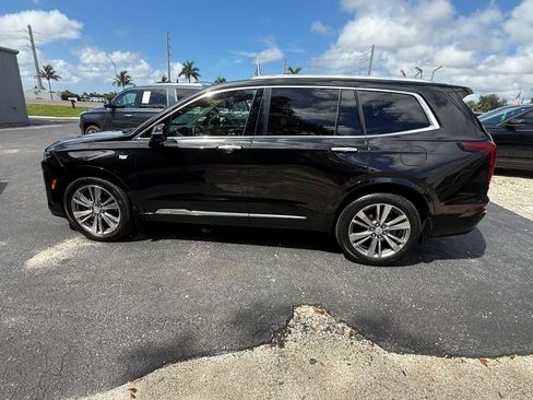 Used 2020 Cadillac XT6 Premium Luxury FWD image 4