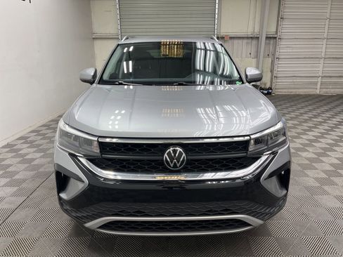 Used 2024 Volkswagen Taos SE FWD image 9