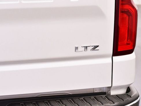 Used 2023 Chevrolet Silverado 1500 LTZ w/ Z71 Off-Road Package AWD/4WD image 13