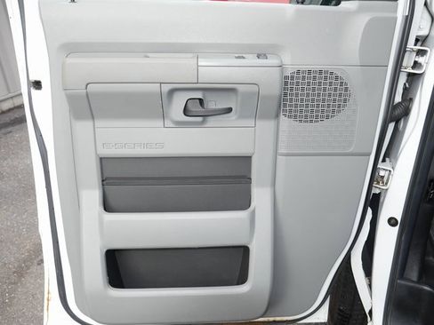 Used 2014 Ford E-350 and Econoline 350 Super Duty w/ Power Group image 10