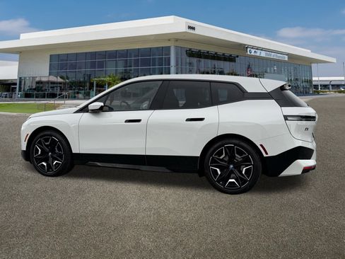 Used 2025 BMW iX M60 image 7