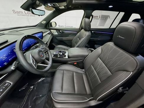 Used 2025 Buick Enclave Avenir w/ Super Cruise Package image 23