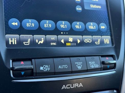 Used 2018 Acura TLX image 11