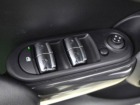 Used 2016 MINI Cooper 4-Door Hardtop image 22