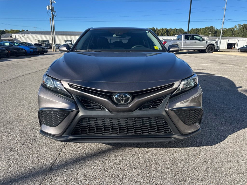Used 2024 Toyota Camry SE FWD image 3