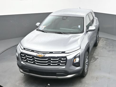 Used 2026 Chevrolet Equinox LT FWD image 33