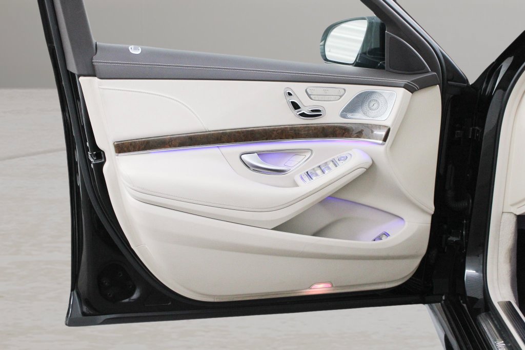Used 2017 Mercedes-Benz S 550 Sedan image 16