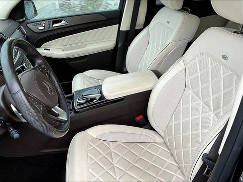 Used 2019 Mercedes-Benz GLS 550 4MATIC image 7