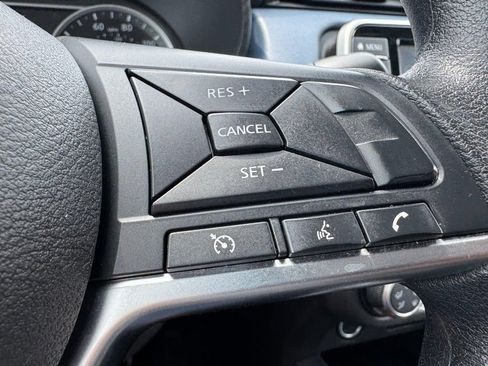 Used 2025 Nissan Versa SV FWD image 17