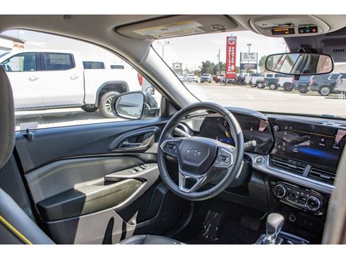 Used 2026 Chevrolet Trax ACTIV w/ Driver Confidence Package FWD image 21