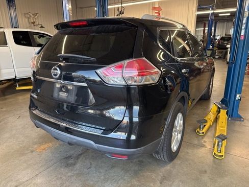 Used 2015 Nissan Rogue SV image 12