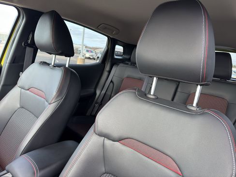 Used 2025 Nissan Kicks SR image 27