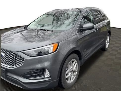 Used 2024 Ford Edge SEL w/ Convenience Package image 2