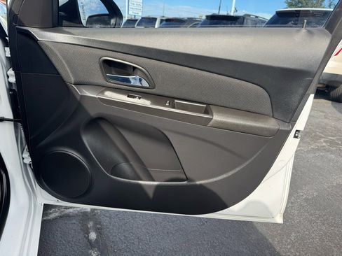 Used 2015 Chevrolet Cruze LT image 19