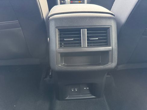 Certified 2023 Volkswagen Atlas Cross Sport SE image 18