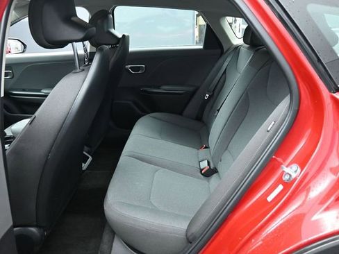 Used 2025 Kia K4 LXS image 12