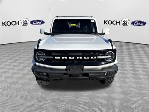 Used 2023 Ford Bronco Outer Banks AWD/4WD image 2