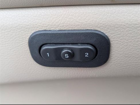 Used 2018 Jeep Grand Cherokee Limited image 22