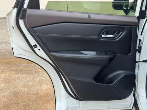 Used 2023 Nissan Rogue SV w/ SV Premium B Package FWD image 37