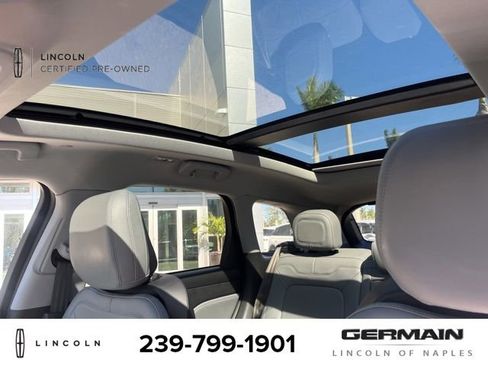 Used 2022 Lincoln Corsair Reserve w/ Equipment Group 201A image 11