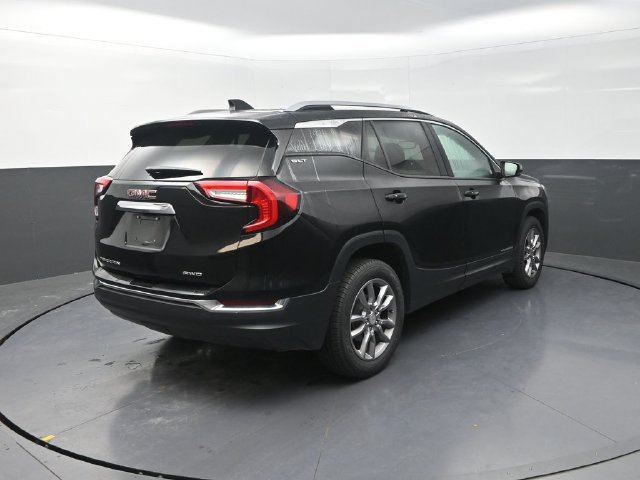 Used 2024 GMC Terrain SLT AWD/4WD image 8