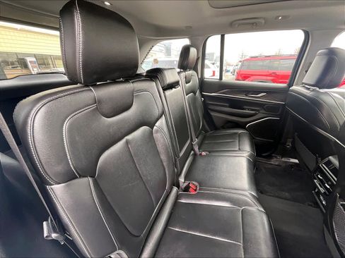 Used 2023 Jeep Grand Cherokee 4WD 4xe image 16