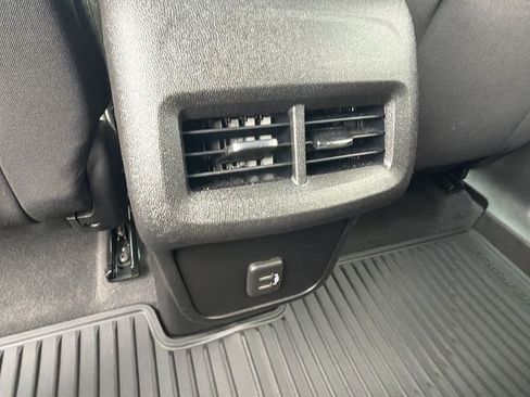 Used 2022 Chevrolet Equinox LT AWD/4WD image 25