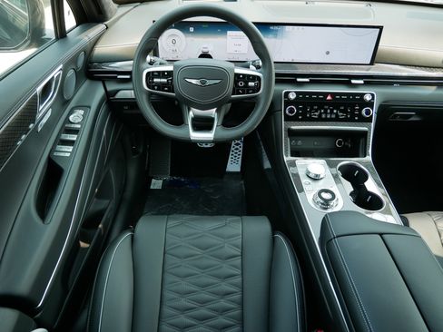 New 2025 Genesis GV80 3.5T e-SC image 7