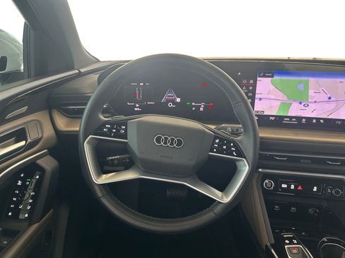 Used 2025 Audi Q5 Premium AWD/4WD image 13