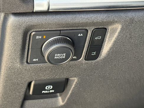 Used 2025 Ford Expedition Platinum AWD/4WD image 24