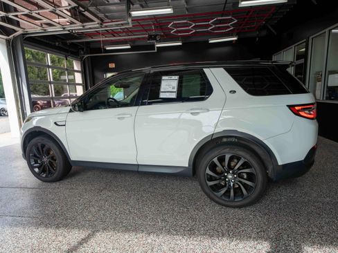Used 2020 Land Rover Discovery Sport SE AWD/4WD image 2