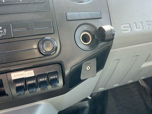 Used 2016 Ford F750 2WD Regular Cab Super Duty image 25