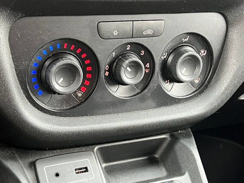 Used 2019 RAM ProMaster City SLT w/ Popular Equipment Group FWD image 11