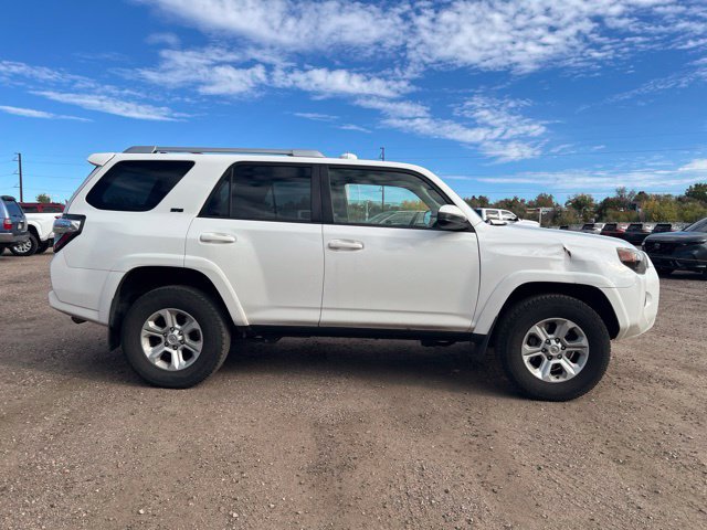 Used 2018 Toyota 4Runner SR5 AWD/4WD image 3