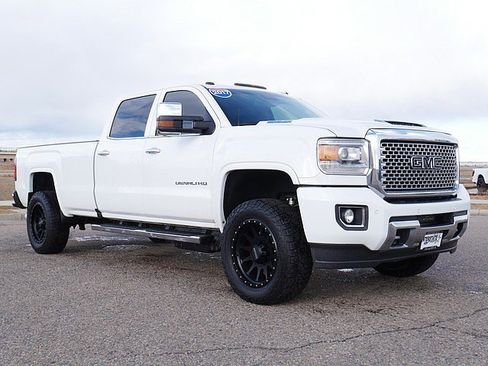Used 2017 GMC Sierra 3500 Denali w/ Duramax Plus Package image 7