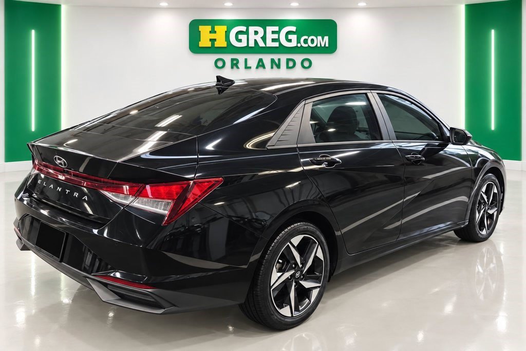 Used 2023 Hyundai Elantra SEL w/ Convenience Package FWD image 6