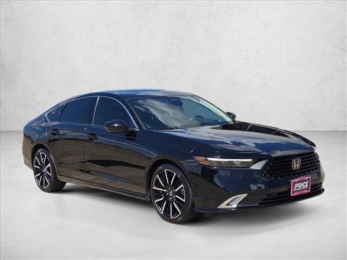 Used 2024 Honda Accord Touring image 3