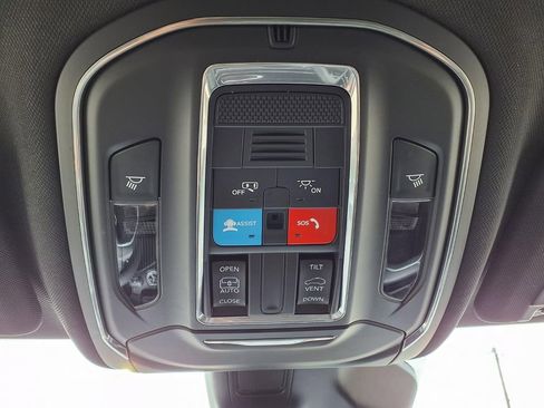 Used 2025 Jeep Grand Cherokee Laredo X RWD image 26