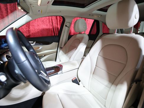 Used 2021 Mercedes-Benz GLC 300 image 13