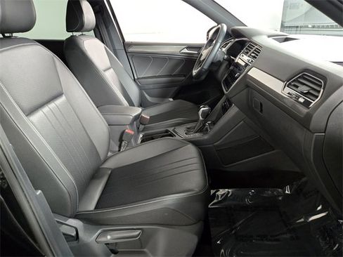 Used 2023 Volkswagen Tiguan SE R-Line image 23