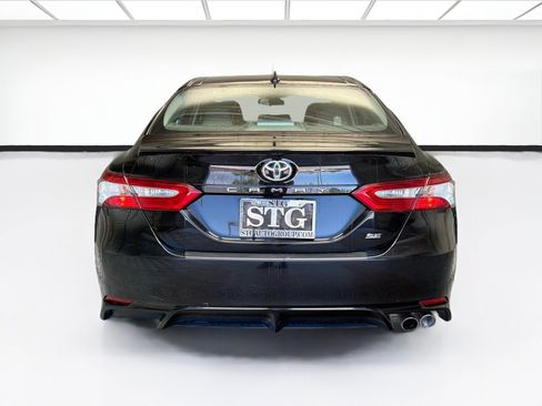 Used 2020 Toyota Camry SE FWD image 5