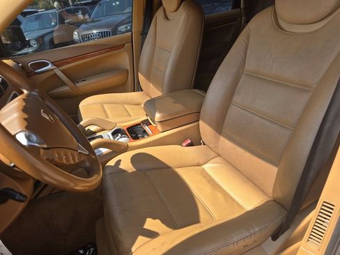 Used 2009 Porsche Cayenne AWD/4WD image 16