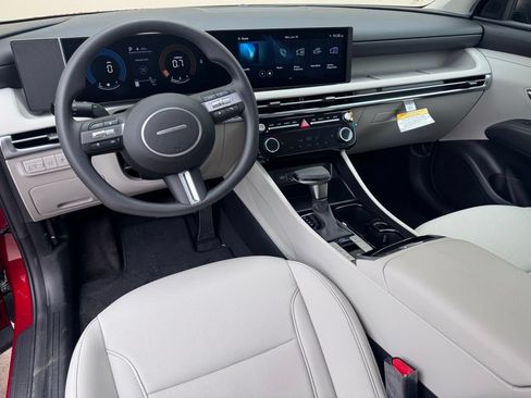 New 2026 Hyundai Tucson SEL Plus FWD image 2